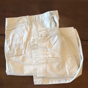 Men’s Izod khakis